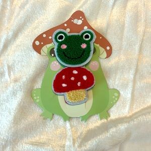 Hot Topic frog and mushroom hair pins